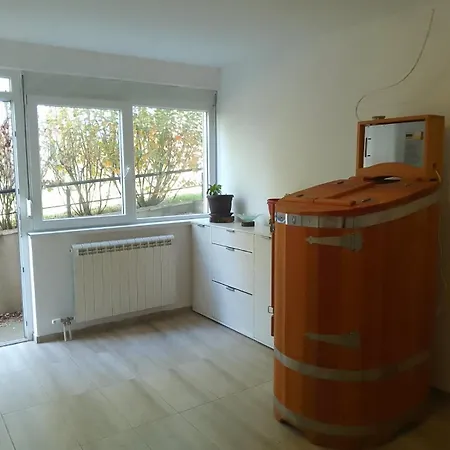 Zen Cherry House- Vikendica Na Dan Sa Bazenom1,5ha Izmedju Avale I Kosmaja * Drobnjaci