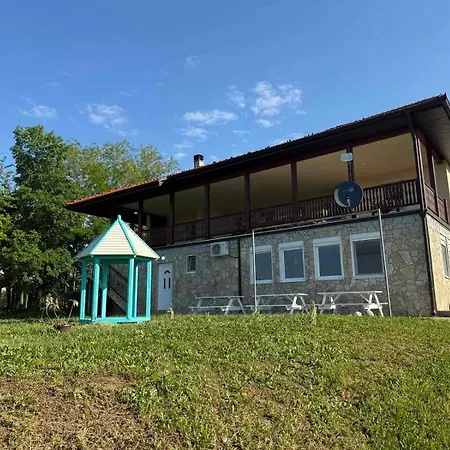 Zen Cherry House- Vikendica Na Dan Sa Bazenom1,5ha Izmedju Avale I Kosmaja * Drobnjaci