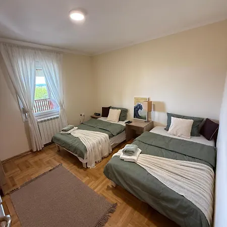 Villa Zen Cherry House- Vikendica Na Dan Sa Bazenom1,5ha Izmedju Avale I Kosmaja Drobnjaci