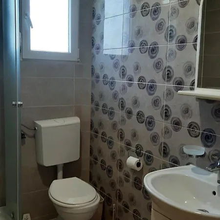 Zen Cherry House- Vikendica Na Dan Sa Bazenom1,5ha Izmedju Avale I Kosmaja * Drobnjaci