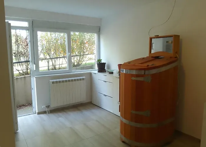 Zen Cherry House- Vikendica Na Dan Sa Bazenom1,5ha Izmedju Avale I Kosmaja * Drobnjaci