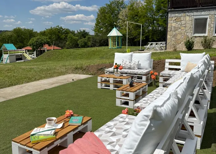 빌라 Zen Cherry House- Vikendica Na Dan Sa Bazenom1,5ha Izmedju Avale I Kosmaja *