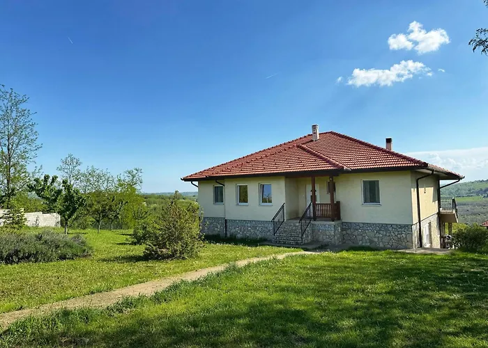 빌라 Zen Cherry House- Vikendica Na Dan Sa Bazenom1,5ha Izmedju Avale I Kosmaja *