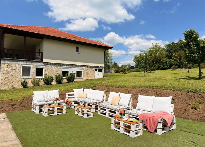 빌라 Zen Cherry House- Vikendica Na Dan Sa Bazenom1,5ha Izmedju Avale I Kosmaja