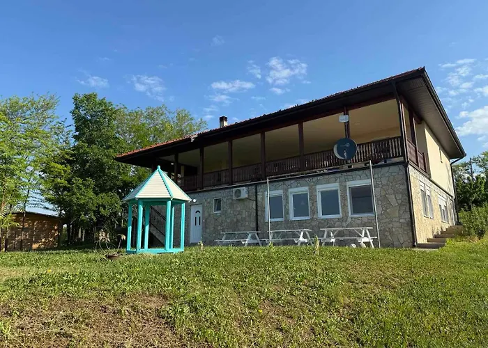 Zen Cherry House- Vikendica Na Dan Sa Bazenom1,5ha Izmedju Avale I Kosmaja * Drobnjaci