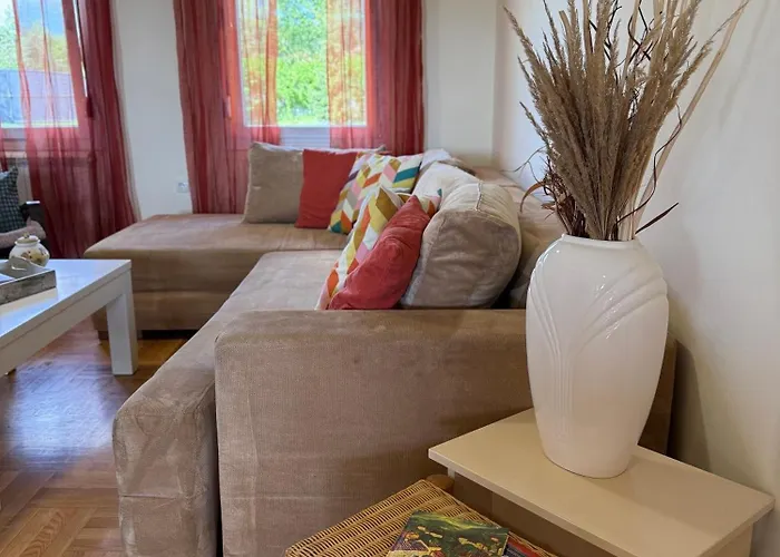 Zen Cherry House- Vikendica Na Dan Sa Bazenom1,5ha Izmedju Avale I Kosmaja 빌라 *