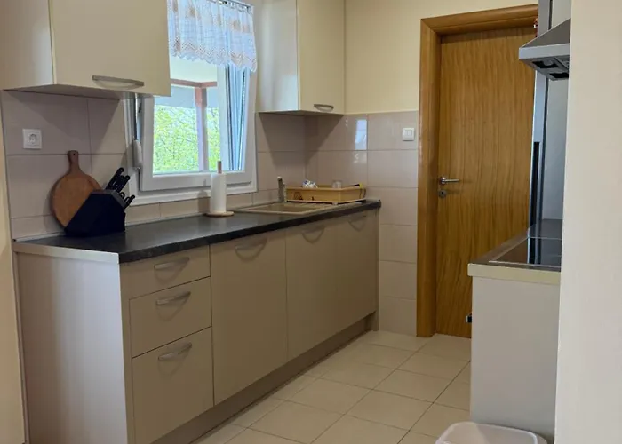 Zen Cherry House- Vikendica Na Dan Sa Bazenom1,5ha Izmedju Avale I Kosmaja 빌라 Drobnjaci