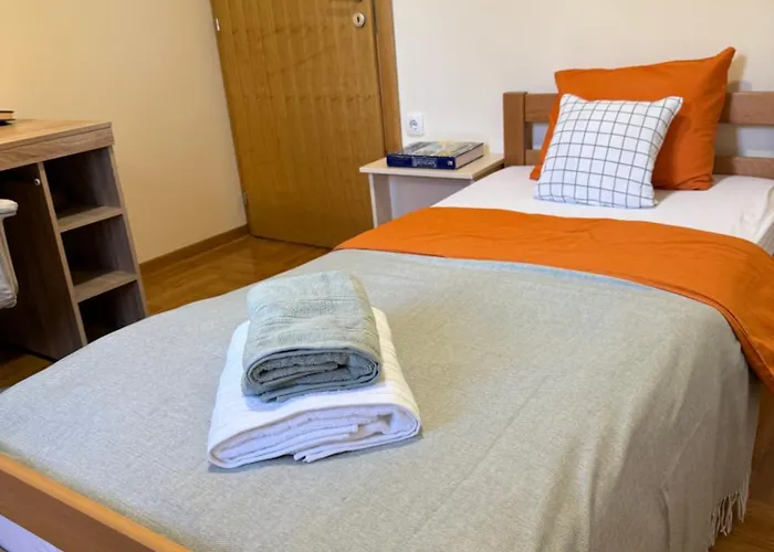 빌라 Zen Cherry House- Vikendica Na Dan Sa Bazenom1,5ha Izmedju Avale I Kosmaja *